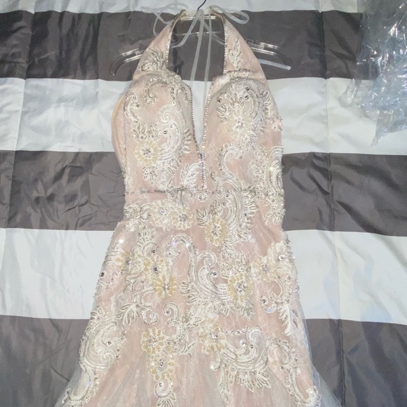 Size 4 mermaid style White Prom Dress - Picture 2 of 4